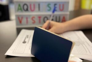 Solicitação de vistos: assessoria especializada do Itajaí Shopping atende viajantes da região