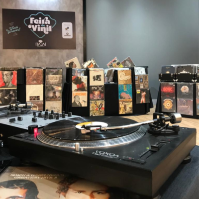 Itajaí Shopping recebe nova edição da Feira de Vinil neste final de semana