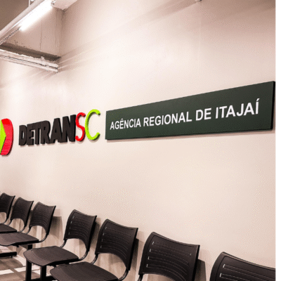Itajaí Shopping recebe nova unidade do Detran com atendimento rápido e moderno