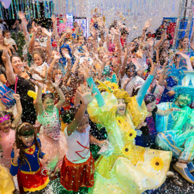 Reviva os melhores momentos do nosso Bailinho de Carnaval! 🎉💛