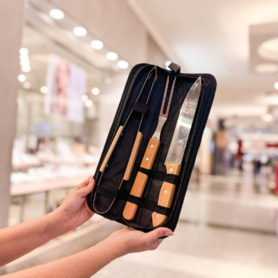 Dia dos Pais ganha sabor de encontro em família com kit churrasco personalizado no Itajaí Shopping