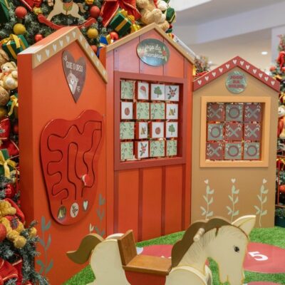 Itajaí Shopping comemora 26 anos e inaugura o “Natal dos Presentes”, primeira decoração natalina da região